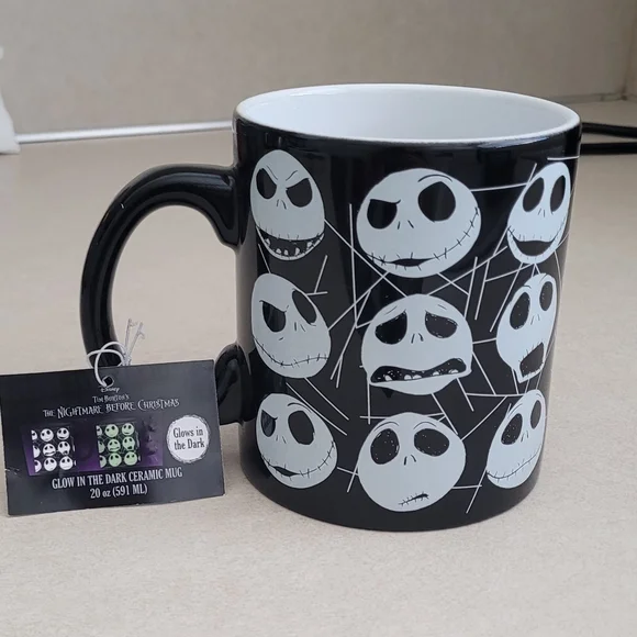 Disney Jack Skellington 20 oz Glow In The Dark Mug! - Picture 2 of 11
